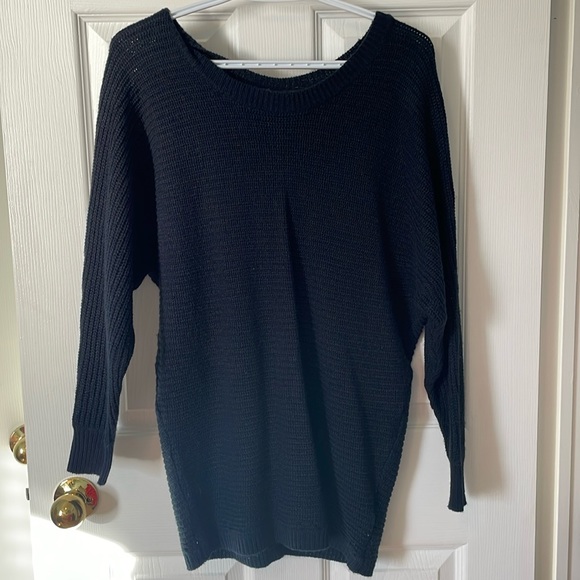 Long, very dark blue sweater, medium - Picture 1 of 2